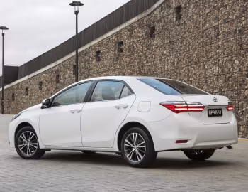 Toyota Corolla Sedan SX [Australia] '2017–19