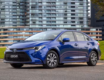 Toyota Corolla SX Hybrid Sedan [Australia] '2019–22