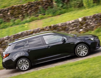 Toyota Corolla Touring Sports Hybrid [UK-spec] '2019–22