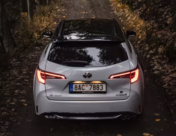 Toyota Corolla Touring Sports Hybrid GR Sport [EU-spec] '2020–22