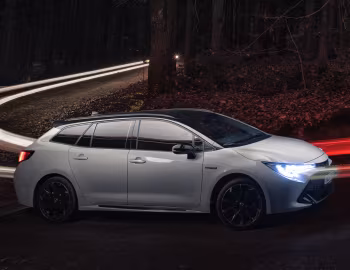Toyota Corolla Touring Sports Hybrid GR Sport [EU-spec] '2020–22