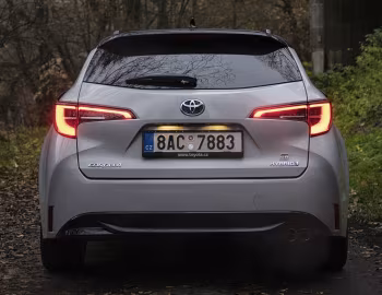 Toyota Corolla Touring Sports Hybrid GR Sport [EU-spec] '2020–22