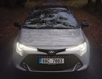 Toyota Corolla Touring Sports Hybrid GR Sport [EU-spec] '2020–22