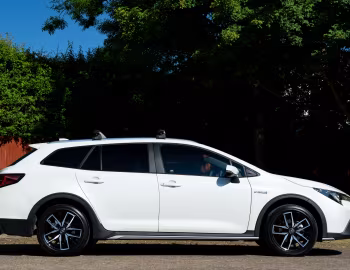 Toyota Corolla Trek Hybrid [UK-spec] '2020–pr.
