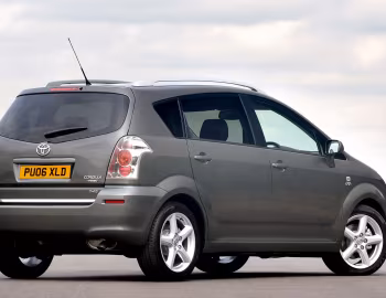 Toyota Corolla Verso [UK-spec] '2004–07
