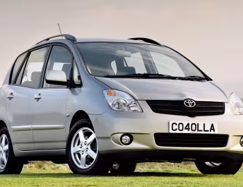 Toyota Corolla Verso [UK-spec] '2001–04