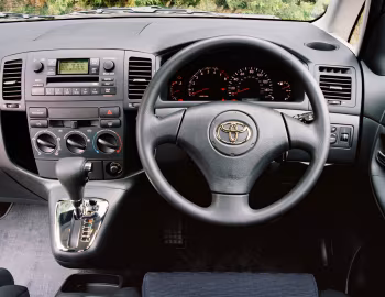 Panel frontal Toyota Corolla Verso [UK-spec] '2001–04