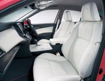 Interior Toyota Crown Hybrid Athlete G "ReBORN PINK" (S210) '12.2013–06.2014