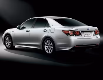 Toyota Crown Athlete S Hybrid (S210) '10.2015–05.2018
