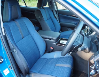 Interior Toyota Crown Athlete S (S210) '10.2015–05.2018