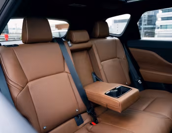 Interior Toyota Crown Estate Z HEV [Japan] (6AA-AZSH38W) '03.2025–pr.
