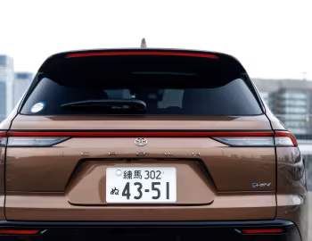 Toyota Crown Estate Z HEV [Japan] (6AA-AZSH38W) '03.2025–pr.