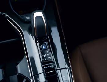 Interior Toyota Crown Estate Z HEV [Japan] (6AA-AZSH38W) '03.2025–pr.