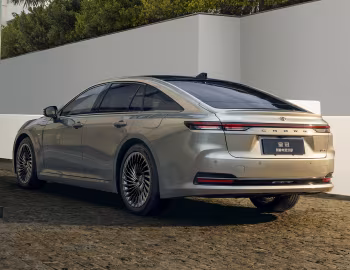 Toyota Crown HEV Sedan [China] '2023–pr.