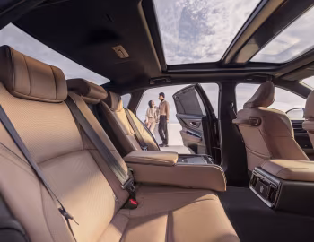 Interior Toyota Crown HEV Sedan [China] '2023–pr.