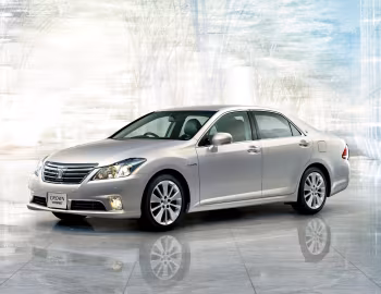 Toyota Crown Hybrid (GWS204) '02.2010–12.2012
