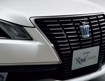 Toyota Crown Hybrid Royal Saloon “Black Style” (S210) '07.2014–09.2015
