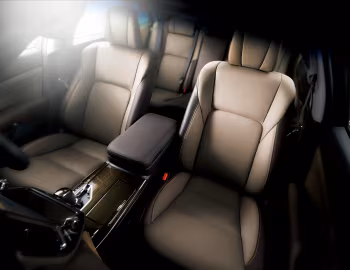 Interior Toyota Crown Majesta F Version·J-FRONTIER [Japan] (DAA-GWS214) '08.2016–????