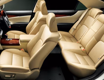 Interior Toyota Crown Majesta F Version [Japan] (DAA-GWS214) '09.2013–10.2015