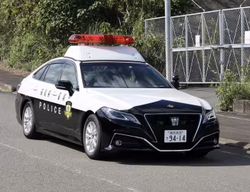 Toyota Crown Radio Police Vehicle [Japan] (3BA-ARS220) '2021–22