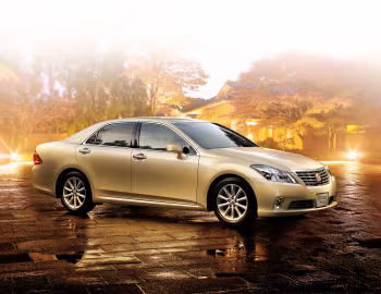 Toyota Crown Royal Saloon (S200) '02.2010–12.2012