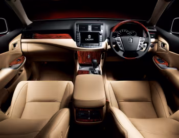Interior Toyota Crown Royal Saloon (S200) '02.2010–12.2012