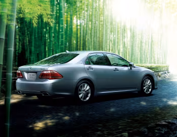 Toyota Crown Royal Saloon (S200) '02.2010–12.2012