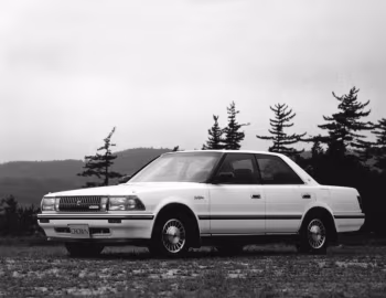 Toyota Crown Royal Saloon 2.0 Hardtop (GS131) '09.1987–10.1991