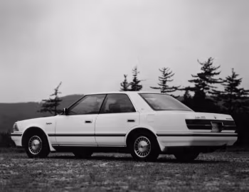Toyota Crown Royal Saloon 2.0 Hardtop (GS131) '09.1987–10.1991