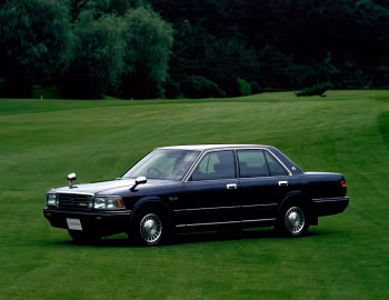 Toyota Crown Royal Saloon 2.0 Sedan (GS131) '09.1987–10.1991