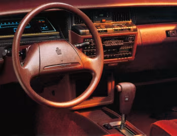 Panel frontal Toyota Crown Royal Saloon 3.0 Sedan [UAE] (GS131) '1987–91