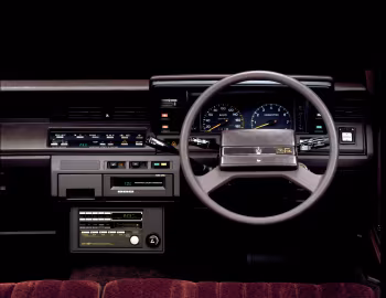 Panel frontal Toyota Crown Sedan 2.8 Royal Saloon G [Japan] (E-MS123) '09.1983–07.1984