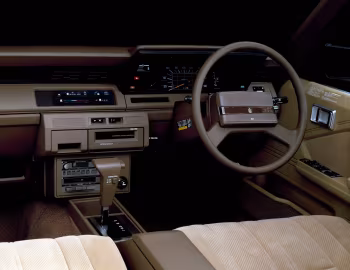 Panel frontal Toyota Crown Station Wagon 2.0 Super Saloon [Japan] (E-GS120G) '09.1983–07.1984