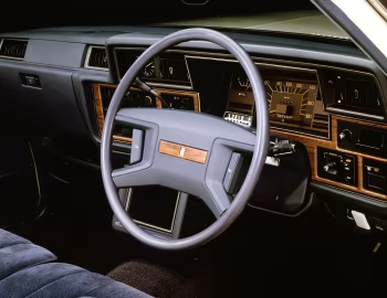 Panel frontal Toyota Crown Super Saloon Sedan (S110) '09.1979–09.1983