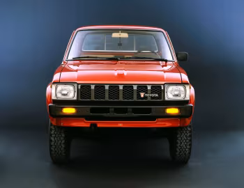 1983 Toyota Deluxe Long Truck 4WD (RN48) '1982–83