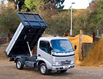 Toyota Dyna 300 Tipper [UK-spec] '2006–21