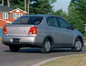 2000–02 Toyota Echo Sedan [North America] '1999–2002