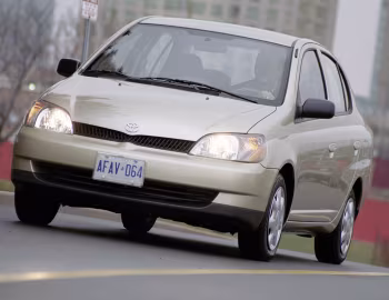 2000–02 Toyota Echo Sedan [North America] '1999–2002