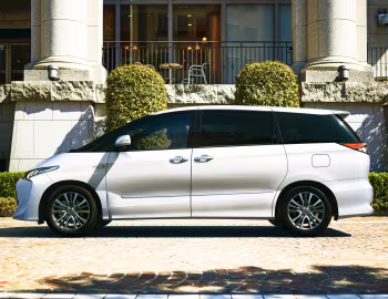 Toyota Estima Hybrid Aeras '06.2016–10.2019