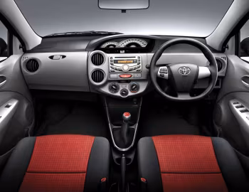Interior Toyota Etios '12.2010–16