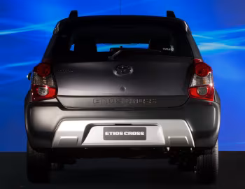 Toyota Etios Cross '2013–16