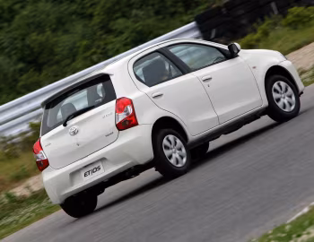 Toyota Etios Hatchback [Latam] '2012–16