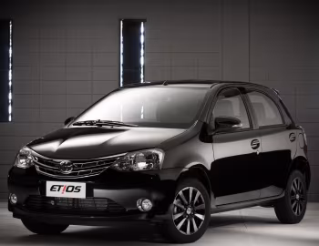 Toyota Etios Platinum Hatchback '2014–16