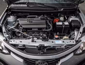 Bajo el capó Toyota Etios Sedan [Latam] '2016–23