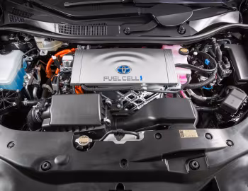 Under The Hood 2016–20 Toyota Mirai [North America] '2015–20