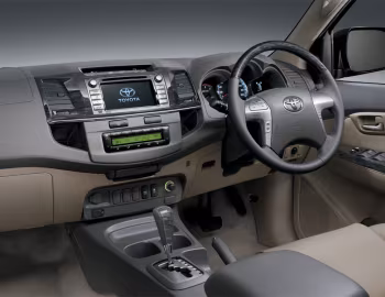Interior Toyota Fortuner [Malaysia] '2011–15