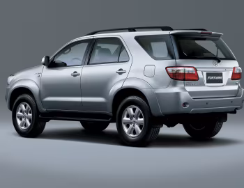 Toyota Fortuner '2008–11