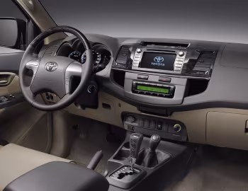 Panel frontal Toyota Fortuner '2011–15