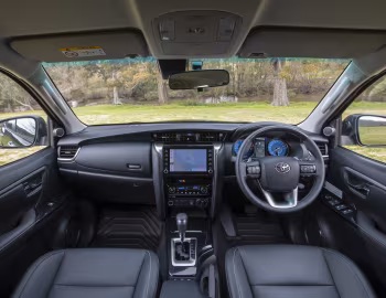 Panel frontal Toyota Fortuner GXL [Australia] (AN160) '2020–pr.