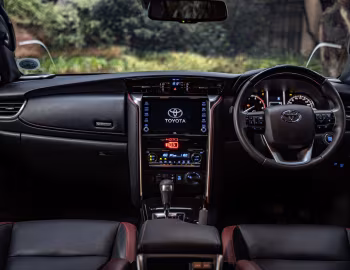 Panel frontal Toyota Fortuner VX [South Africa] (AN160) '2023–pr.